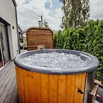 Dom wakacyjny River House Jacuzzi Sauna *
