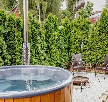 River House Jacuzzi Sauna 펜션