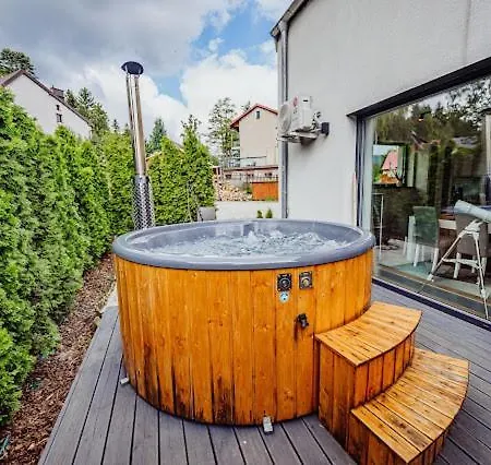펜션 River House Jacuzzi Sauna *