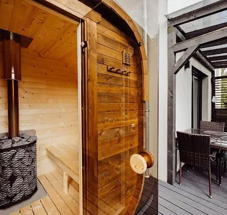 River House Jacuzzi Sauna Nyaraló