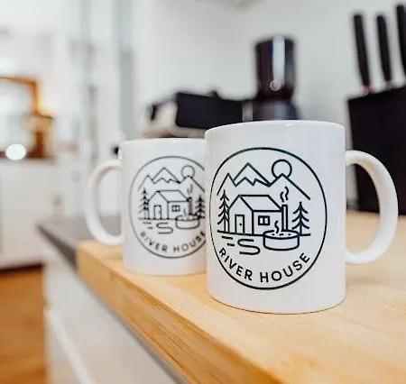 River House Jacuzzi Sauna