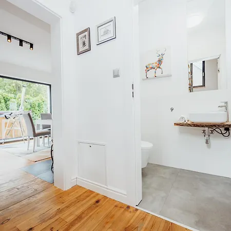 River House Jacuzzi Sauna