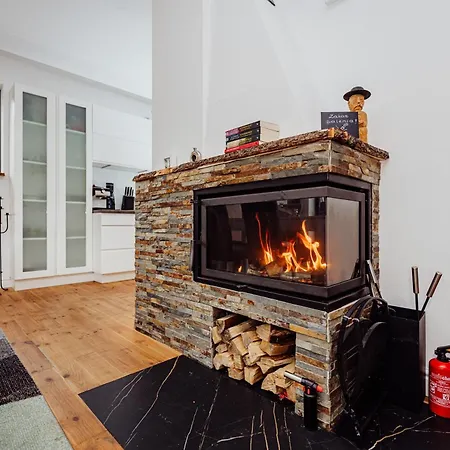 River House Jacuzzi Sauna Nyaraló