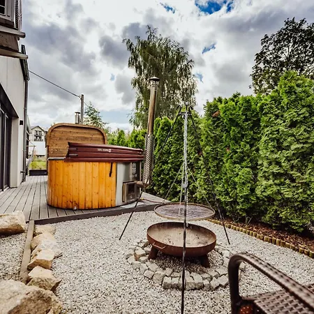 River House Jacuzzi Sauna Nyaraló