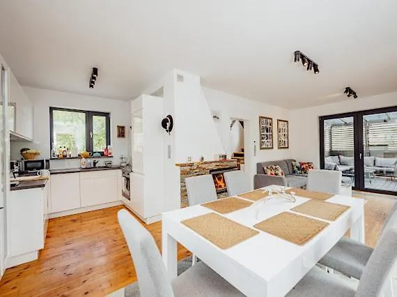 River House Jacuzzi Sauna 펜션