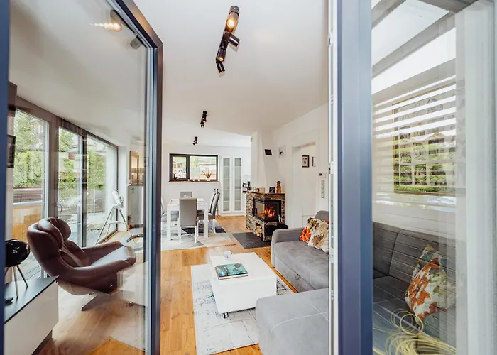 River House Jacuzzi Sauna * 스클라르스카포렘바